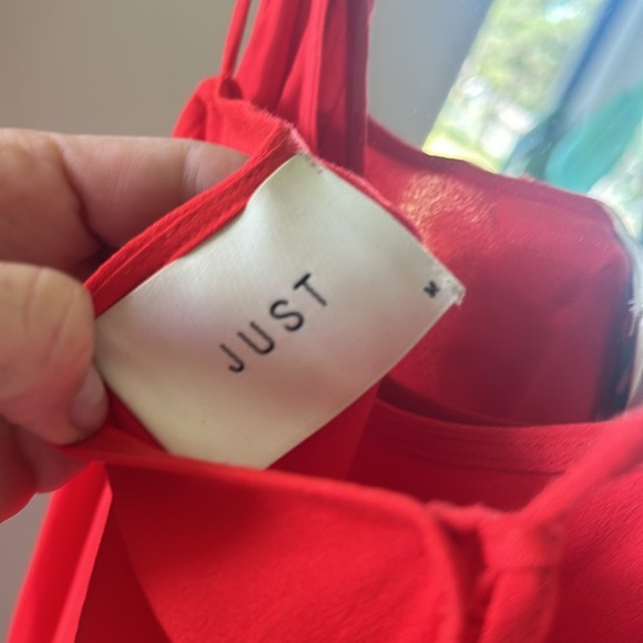 Elegant Red Maxi Dress - Picture 4 of 4